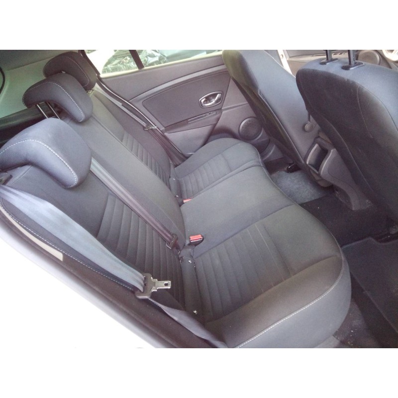 renault megane iii berlina 5 p del año 2015