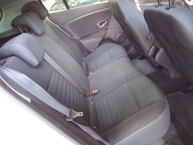 renault megane iii berlina 5 p del año 2015