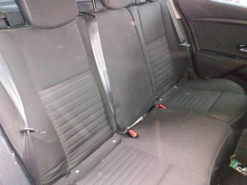 renault megane iii berlina 5 p del año 2015