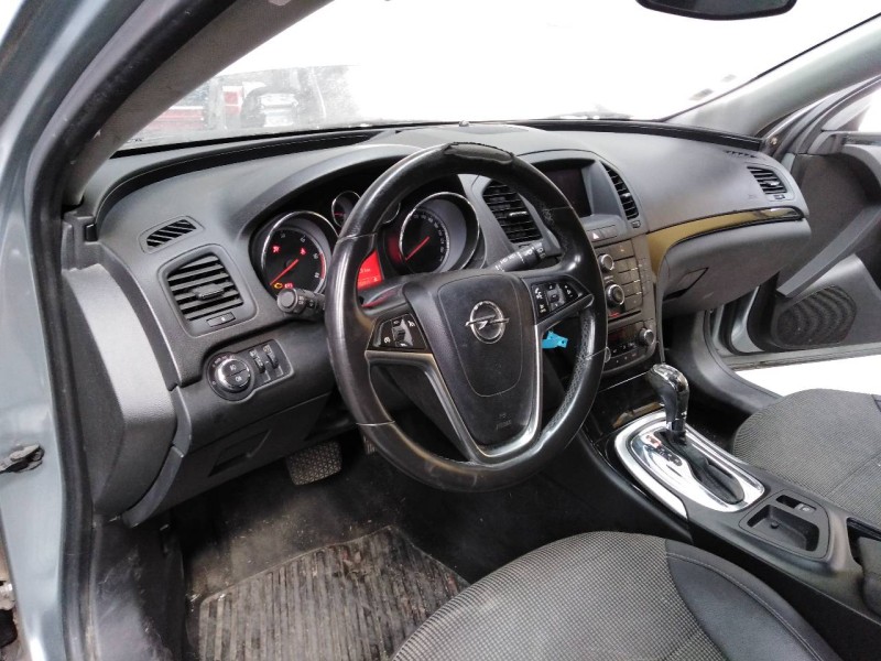 opel insignia berlina del año 2013