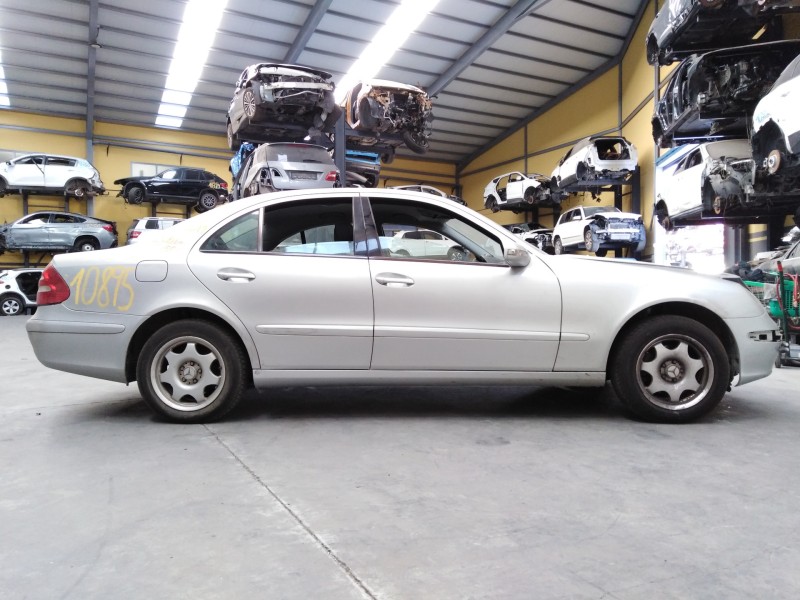 mercedes-benz clase e (w211) berlina del año 2005