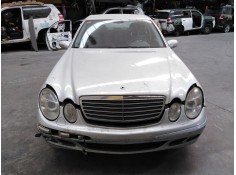 mercedes-benz clase e (w211) berlina del año 2005 2