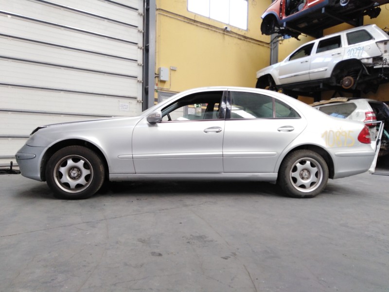 mercedes-benz clase e (w211) berlina del año 2005