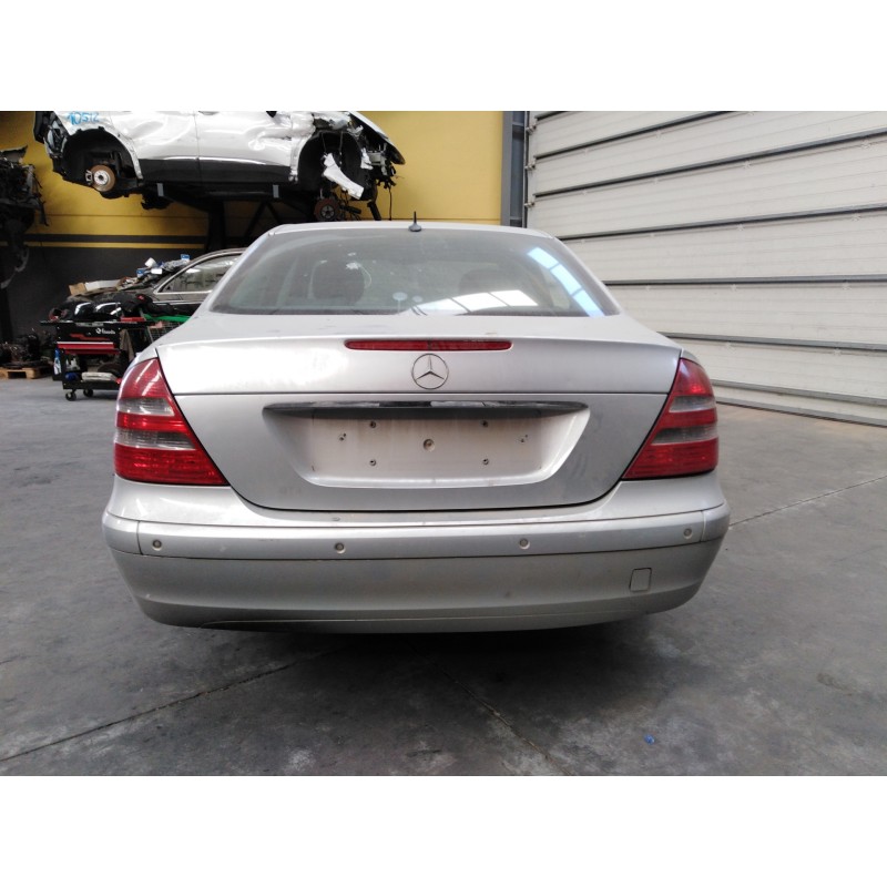 mercedes-benz clase e (w211) berlina del año 2005