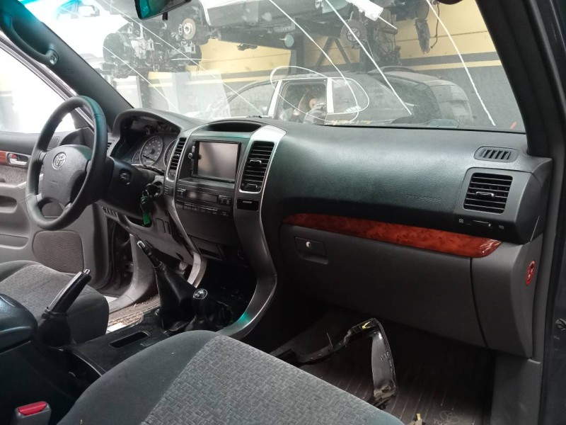 toyota land cruiser (j12) del año 2006