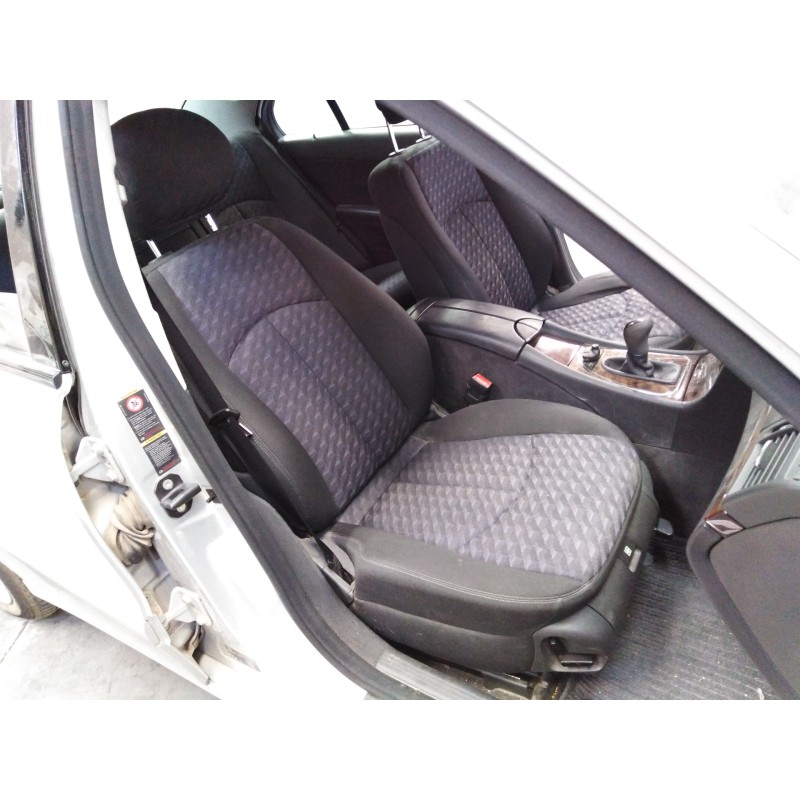 mercedes-benz clase e (w211) berlina del año 2005