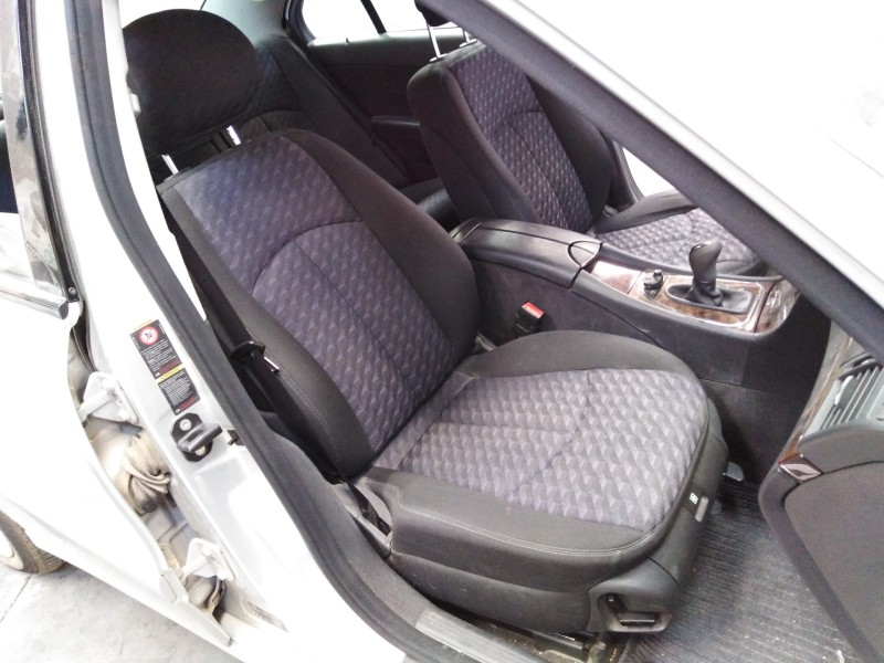 mercedes-benz clase e (w211) berlina del año 2005