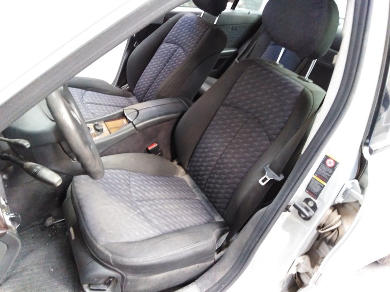 mercedes-benz clase e (w211) berlina del año 2005