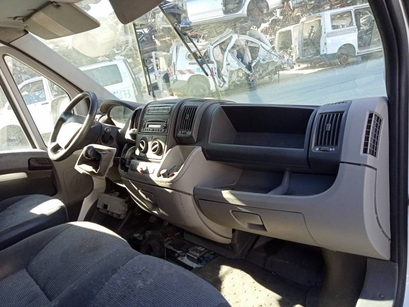 peugeot boxer caja cerr. techo elevado (bat.4035)(333/335)(2007 =>) del año 2011