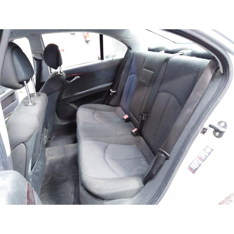 mercedes-benz clase e (w211) berlina del año 2005