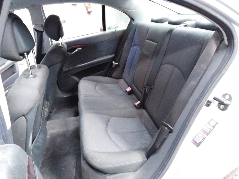 mercedes-benz clase e (w211) berlina del año 2005