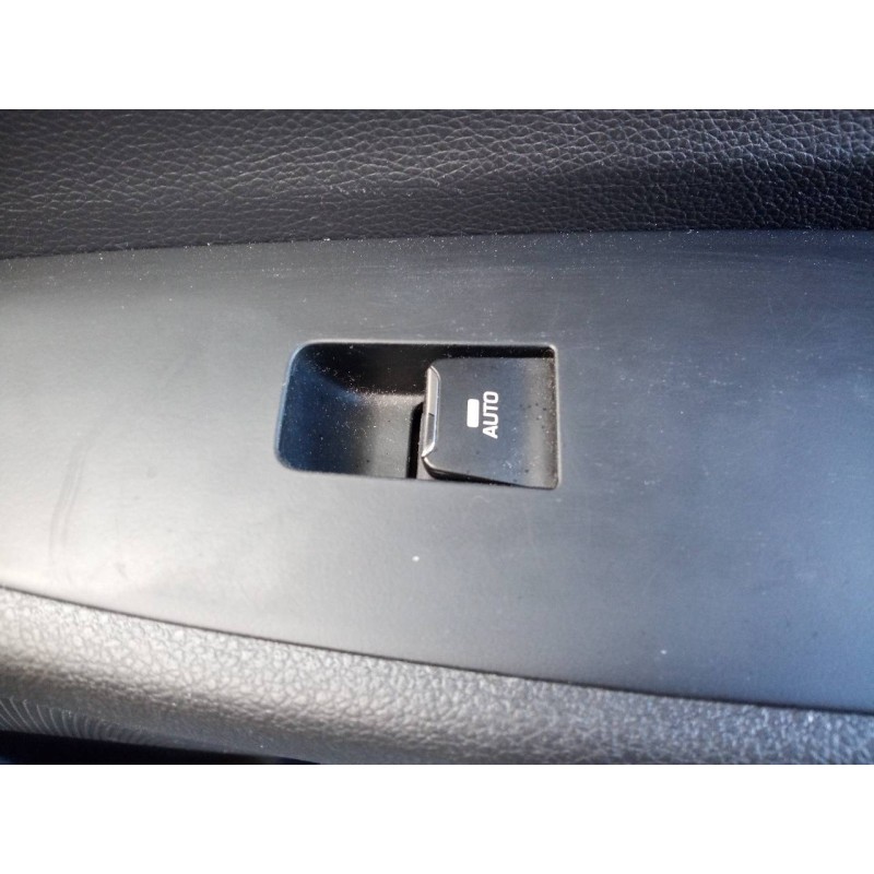 Recambio de mando elevalunas delantero derecho para hyundai tucson style 2wd referencia OEM IAM   