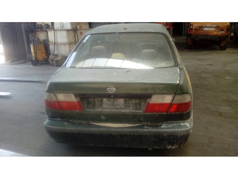 nissan primera berlina (p11) del año 1996