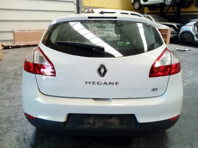 renault megane iii berlina 5 p del año 2012