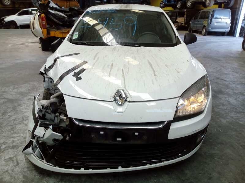 renault megane iii berlina 5 p del año 2012