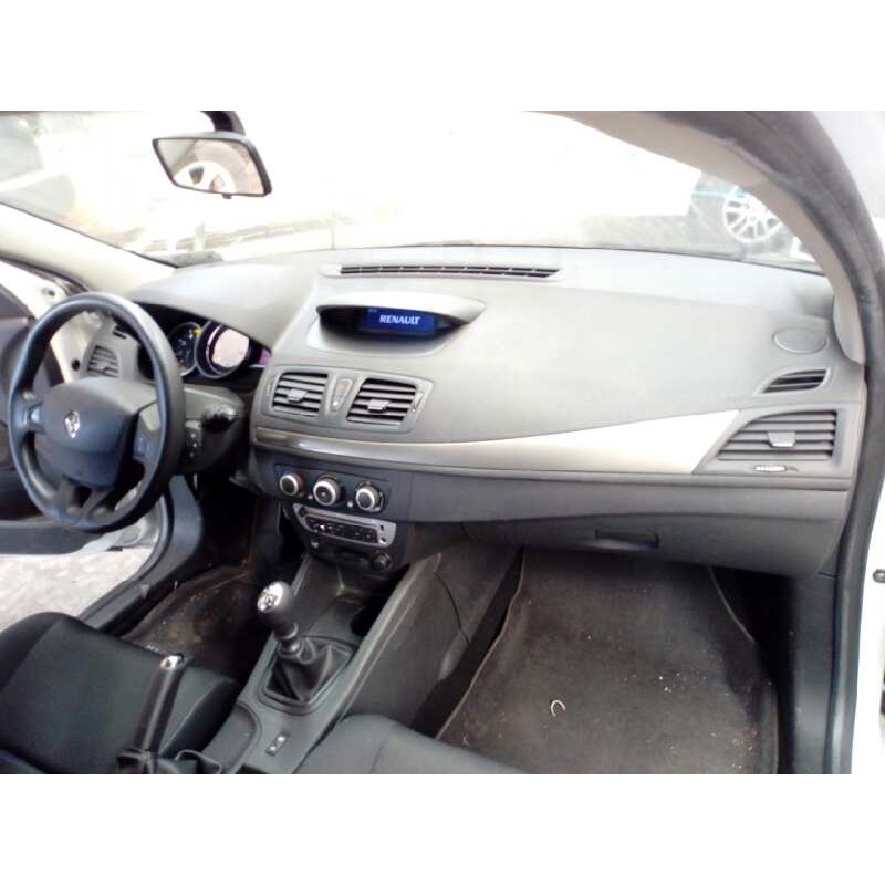 renault megane iii berlina 5 p del año 2012