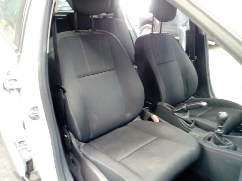 renault megane iii berlina 5 p del año 2012