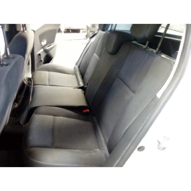 renault megane iii berlina 5 p del año 2012