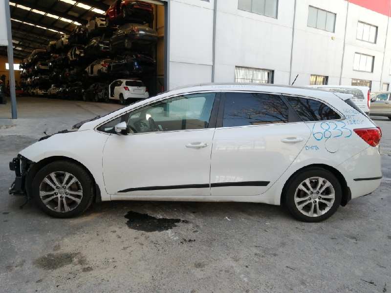 kia cee´d sporty wagon del año 2013
