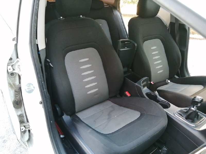 kia cee´d sporty wagon del año 2013