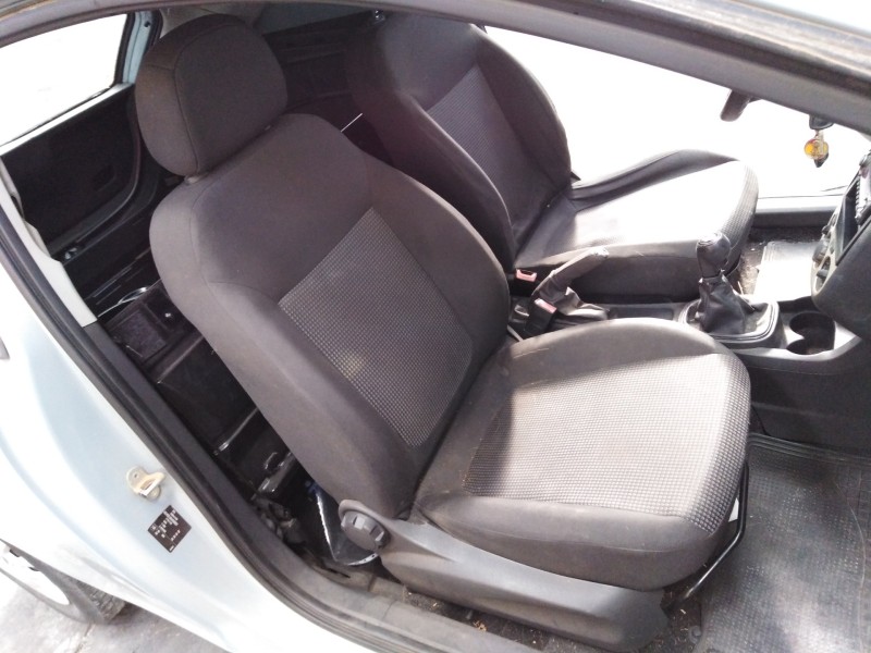 opel corsa d del año 2011