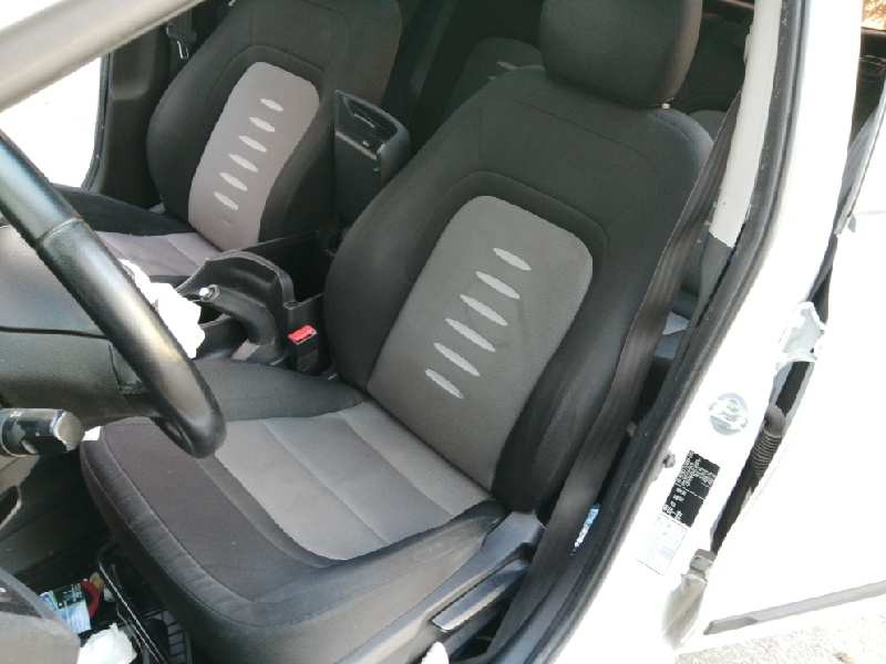 kia cee´d sporty wagon del año 2013