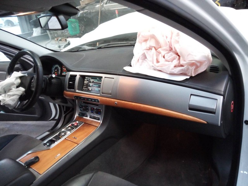 jaguar xf del año 2013