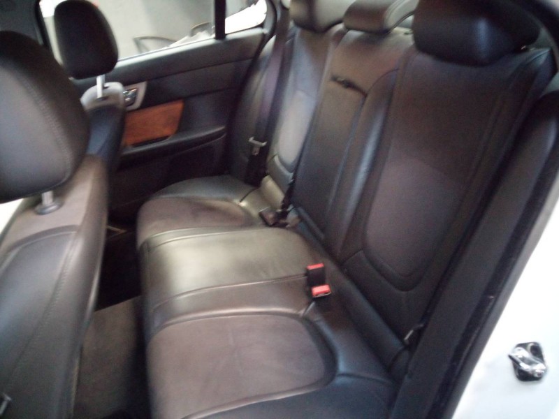 jaguar xf del año 2013