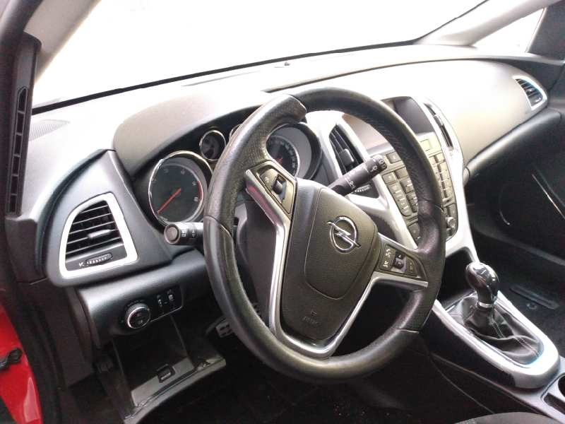 opel astra j lim. del año 2010