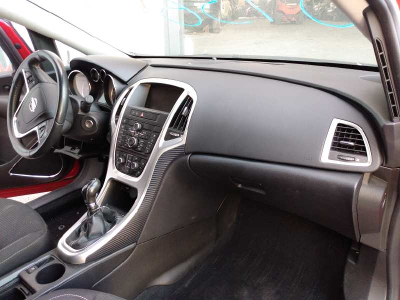 opel astra j lim. del año 2010