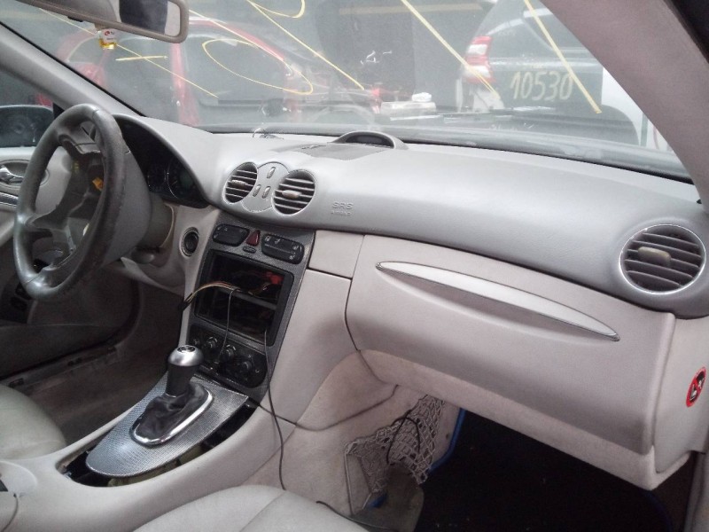 mercedes-benz clase clk (w209) coupe del año 2004