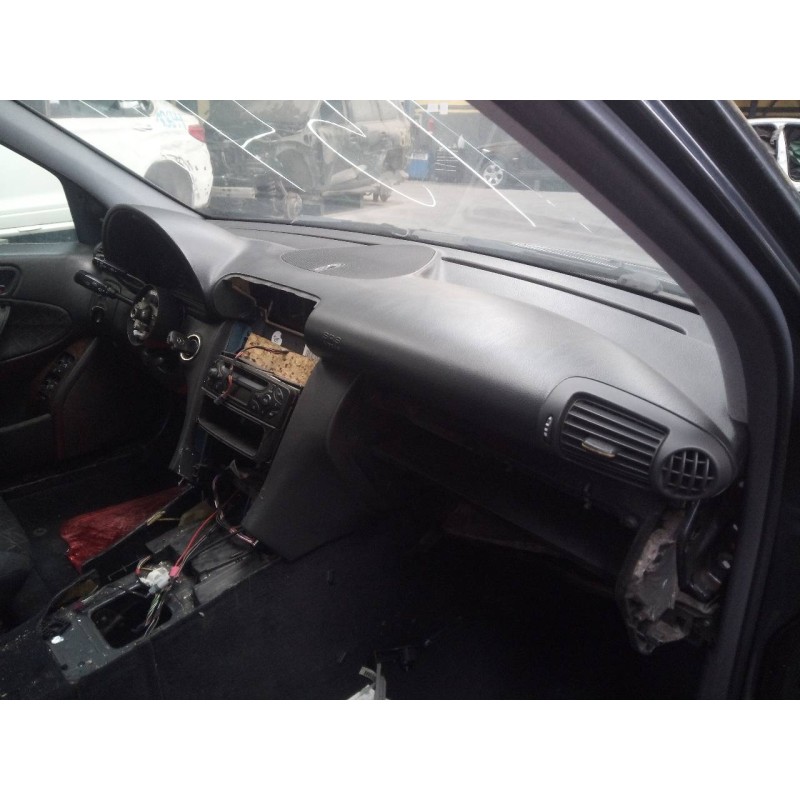 mercedes-benz clase c (w203) berlina del año 2001