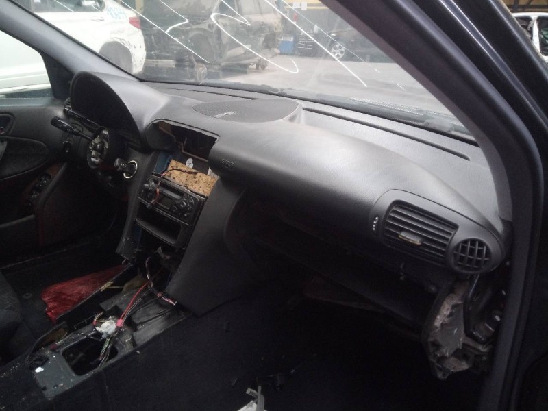 mercedes-benz clase c (w203) berlina del año 2001