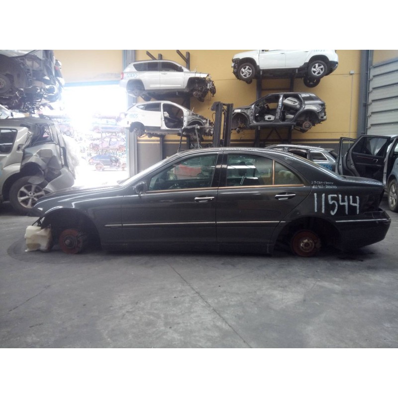 mercedes-benz clase c (w203) berlina del año 2001