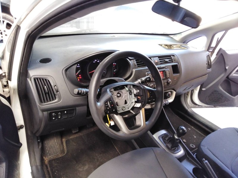 kia rio del año 2014