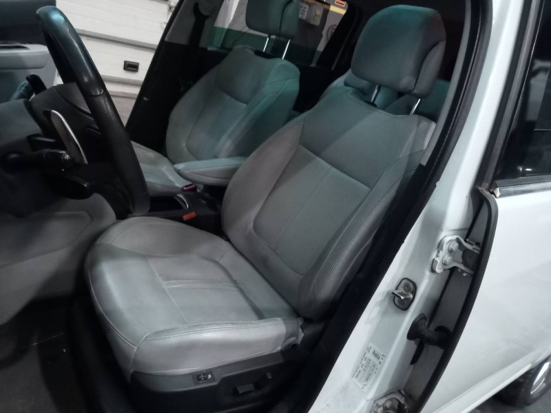 peugeot 5008 del año 2012