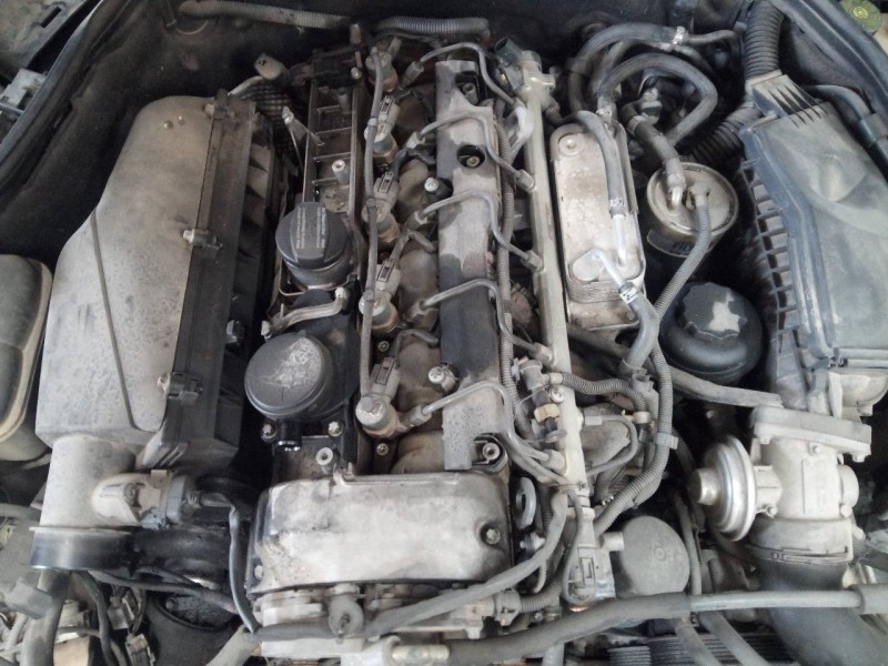 mercedes-benz clase c (w203) berlina del año 2001