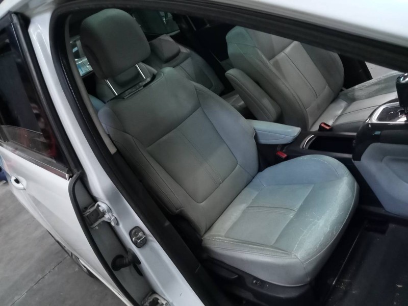 peugeot 5008 del año 2012