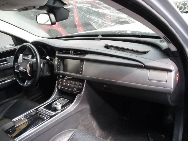 jaguar xf del año 2017