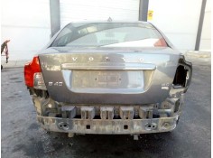 volvo s40 berlina del año 2010 2