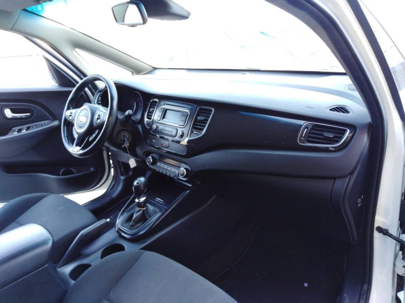 kia carens ( ) del año 2014