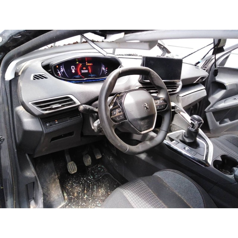 peugeot 3008 del año 2022