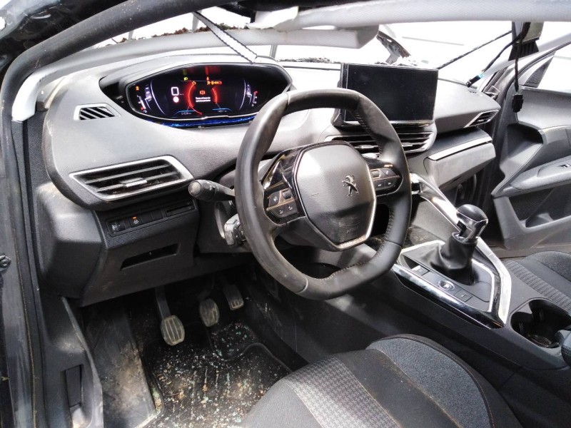 peugeot 3008 del año 2022