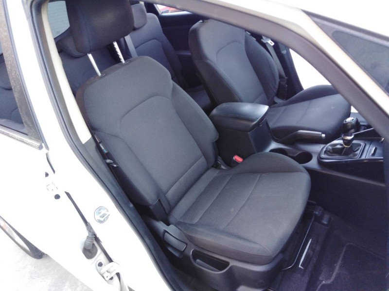 kia carens ( ) del año 2014