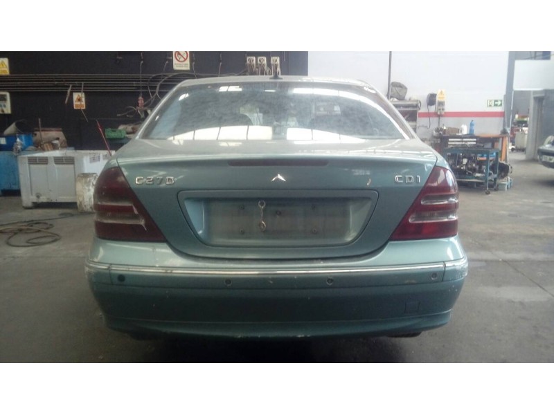 mercedes-benz clase c (w203) berlina del año 2002