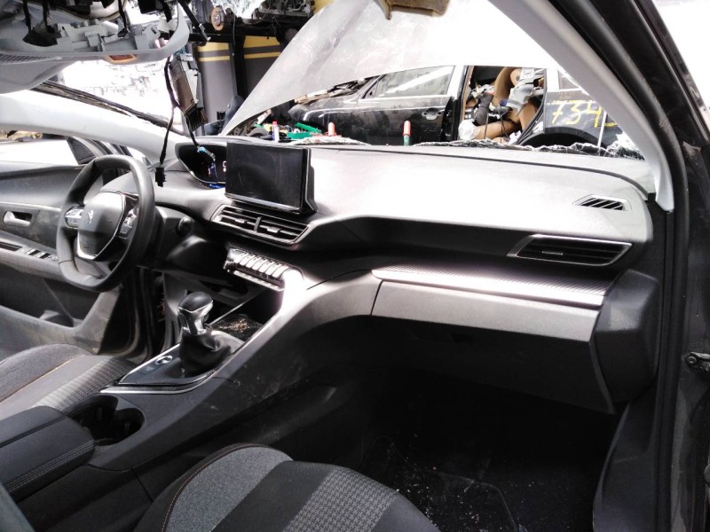 peugeot 3008 del año 2022