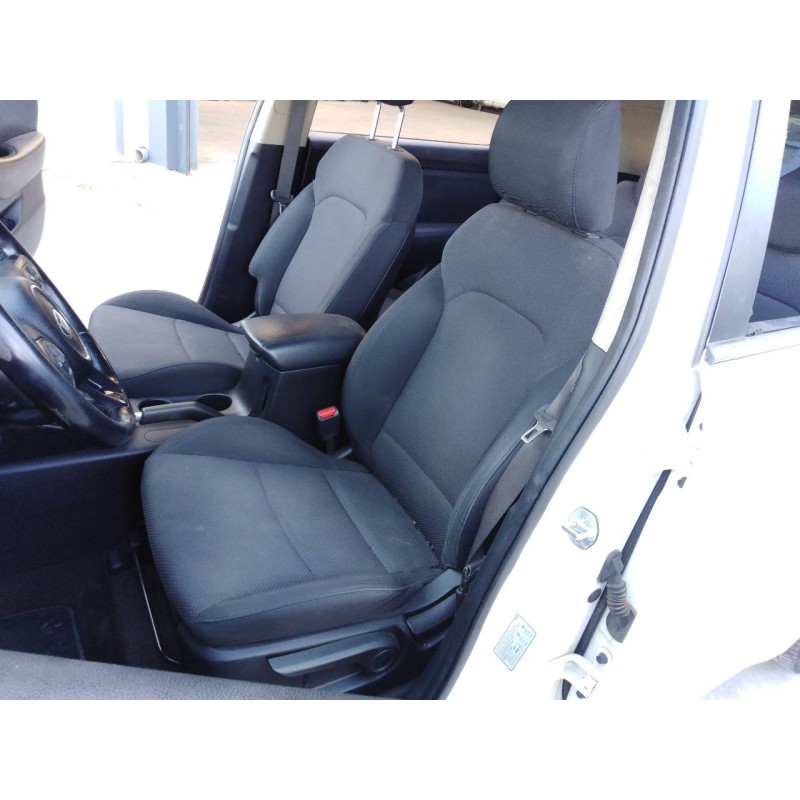 kia carens ( ) del año 2014