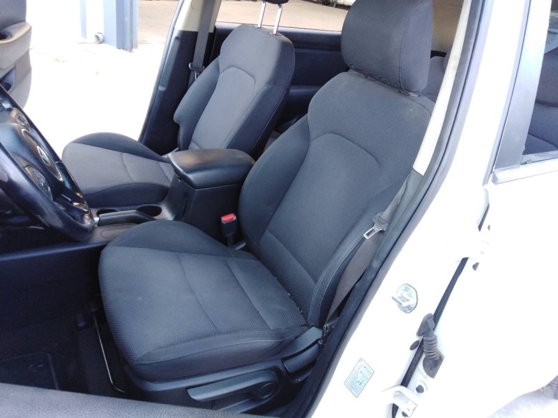 kia carens ( ) del año 2014