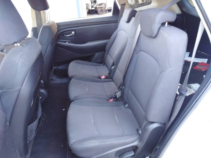 kia carens ( ) del año 2014