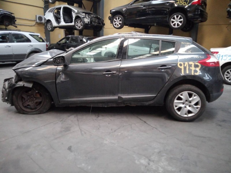 renault megane iii berlina 5 p del año 2011